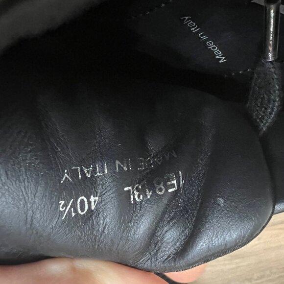 Prada Confortable Shoes! Gently worn! Won't disappoint! Authentic! - Picture 6 of 6